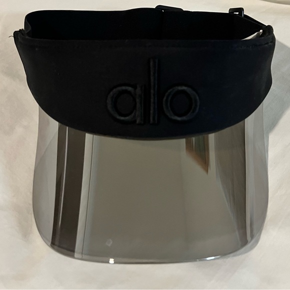 ALO Airlift Solar VISOR - used a couple of times.  Worn excellent condition - Picture 2 of 5